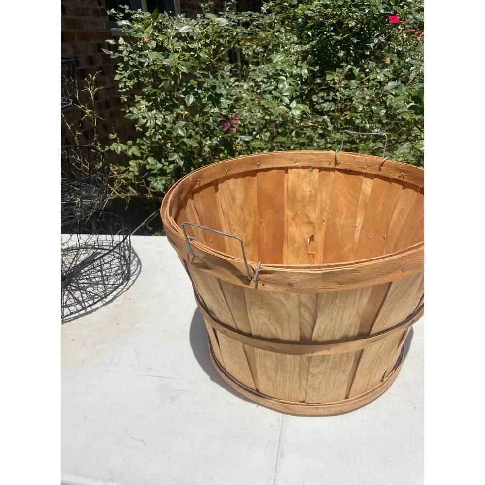 Vintage Wooden Half Bushel Apple Fruit Veggies Basket Fall Decor Metal Handles